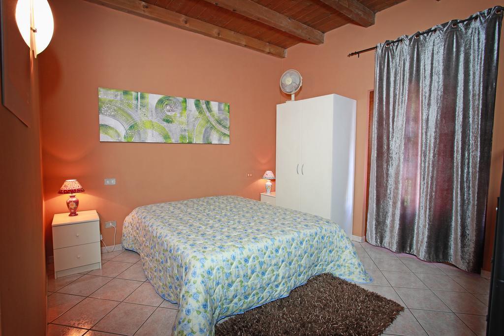 Villa Agriturismo Licensì Del Bresà à Monzambano Chambre photo